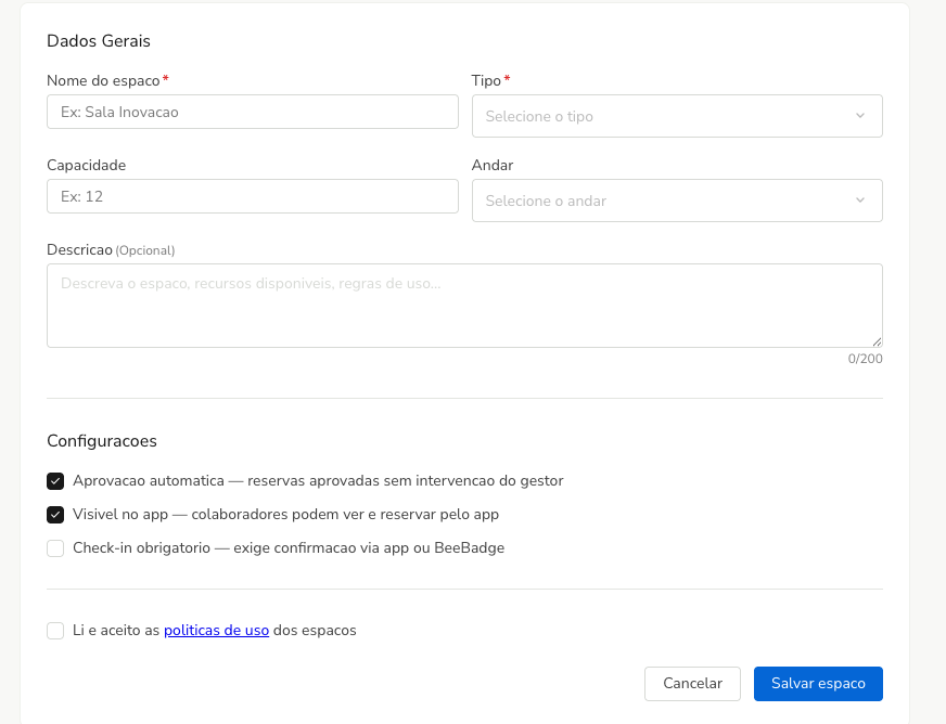 Formulário de cadastro de espaço com campos, opções e botões salvar e cancelar.